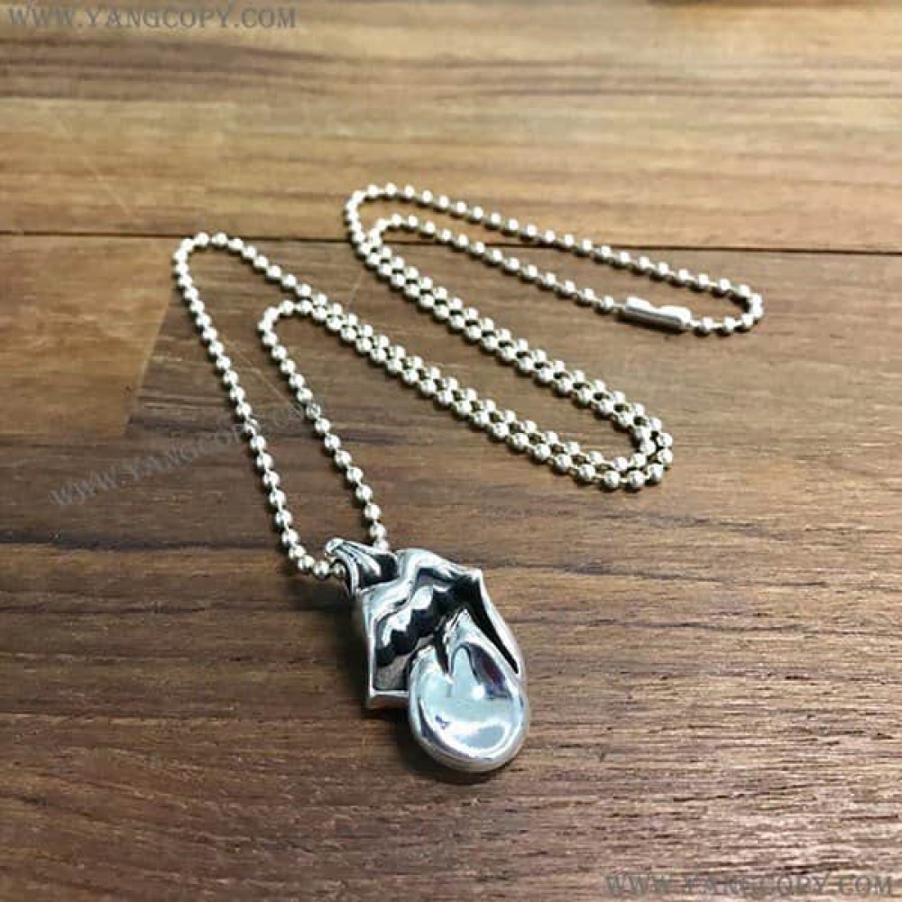 クロムハーツ 偽物 リップ＆タンチャーム Kua86555