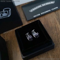 クロムハーツ コピー ピアス ナローVバンド イアリンング片耳 Kut13156