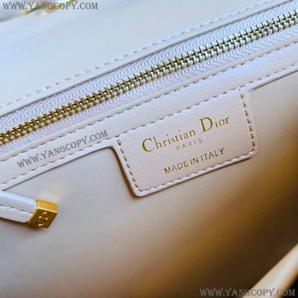 ディオール スーパーコピー CARO ラージバッグ カナージュ カーフスキン det06777