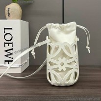 ロエベ 偽物 アナグラムカットアウト ポケット lol49386