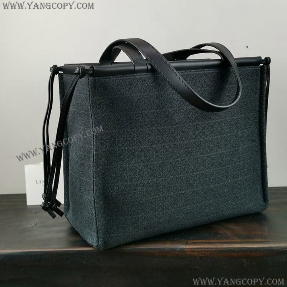 ロエベ スーパーコピー トートバッグ Small Cushion Tote クッショントートスモール 送料込 A612A93X252426