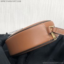 セリーヌ 偽物 クロスボディ オーバルパース キュイル トリオンフ ナチュラル / タン 10I702DTL02NT