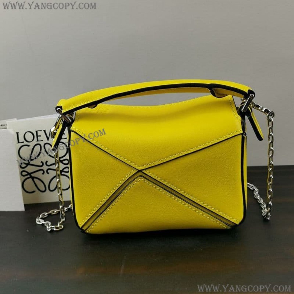 ロエベ 偽物 クラシッパズルナノバッグ Puzzle nano bag lop84083