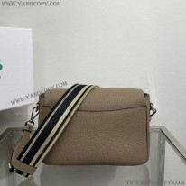 プラダ 偽物 レタリングロゴ レザー ショルダーバッグ put87570