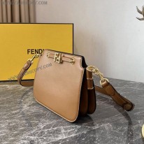 フェンディ 偽物 ピーカブー レザー 2WAY バッグ feo16604