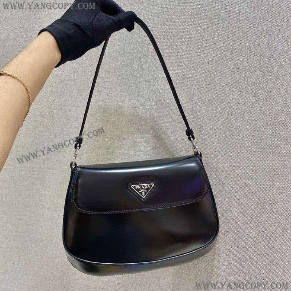 プラダ 偽物 フラップ付きクレオショルダーバッグ 稀少 pup35338