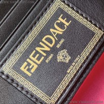 フェンディ 偽物 ブローチ バゲット レザー バッグ feo63238