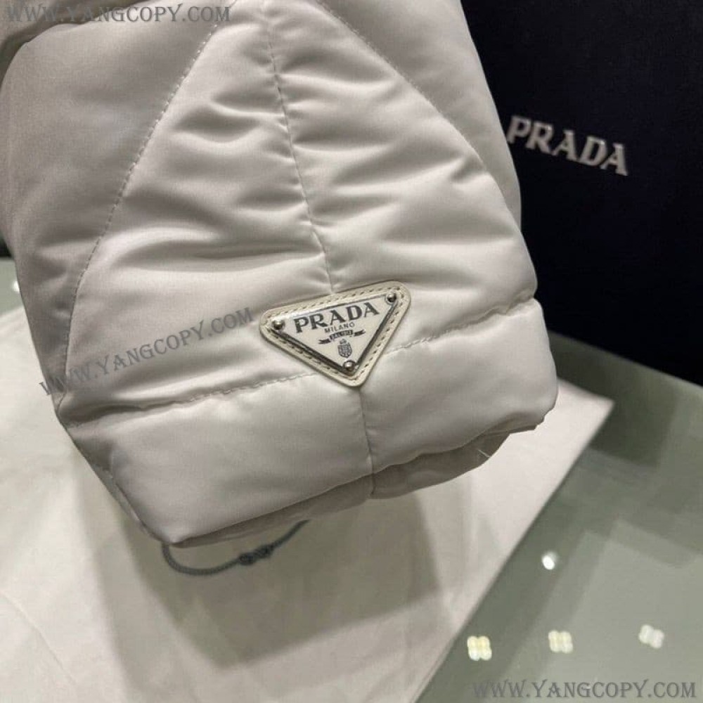 プラダ コピー パデッド Re Nylon トートバッグ リナイロン pug24528