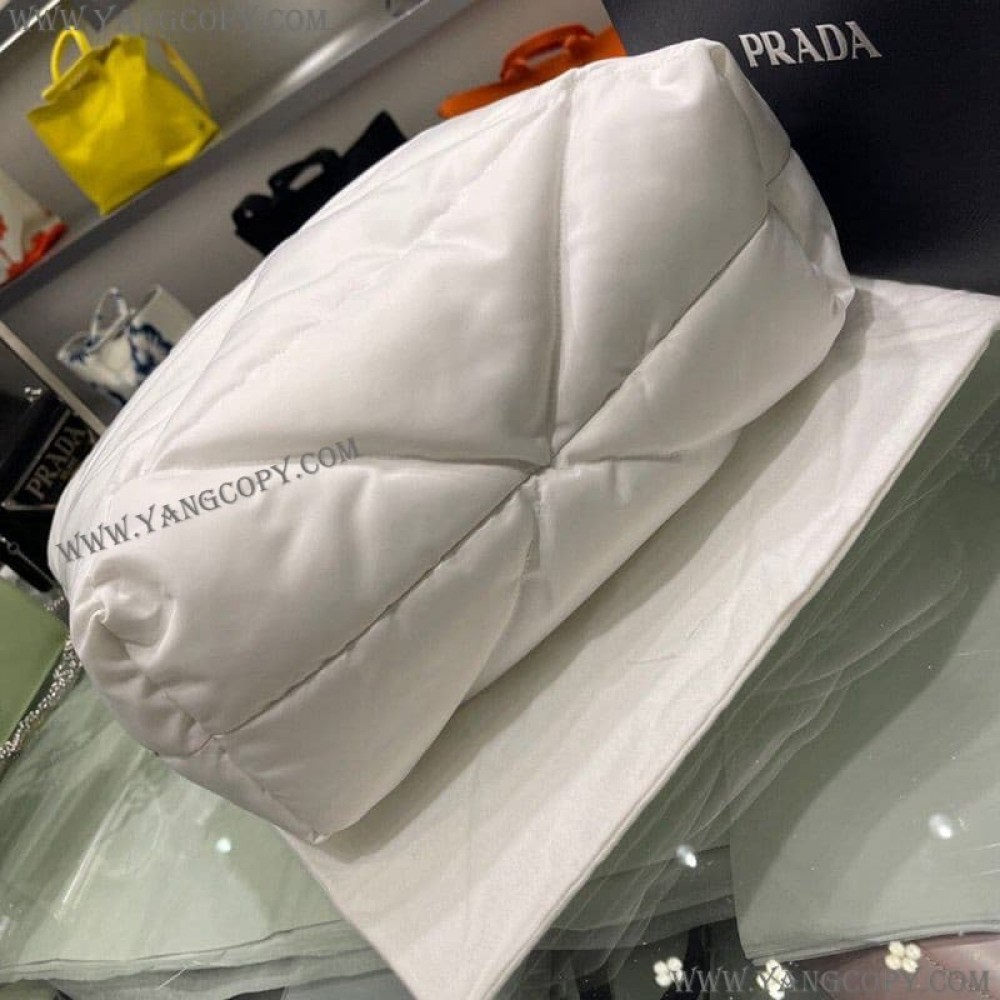 プラダ コピー パデッド Re Nylon トートバッグ リナイロン pug24528