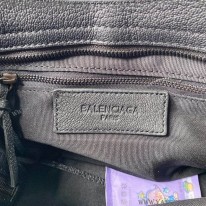 バレンシアガ 偽物 グラフィティ クラシック シティ S bah10403