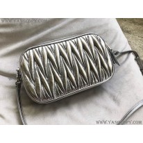ミュウミュウ 偽物 マトラッセ レザー クロスボディバッグ myu31938
