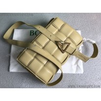 ボッテガ ヴェネタ スーパーコピー パデッドカセット ショルダーバッグ シナバー 591970VCQR19782