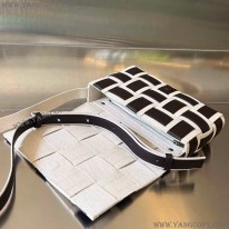ボッテガ ヴェネタ スーパーコピー カセット クロスボディバッグ 755217V2OS29284