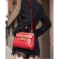 ヴァレンティノ 偽物 ハンドバッグ ROCKSTUD ALCOVE Vud21737