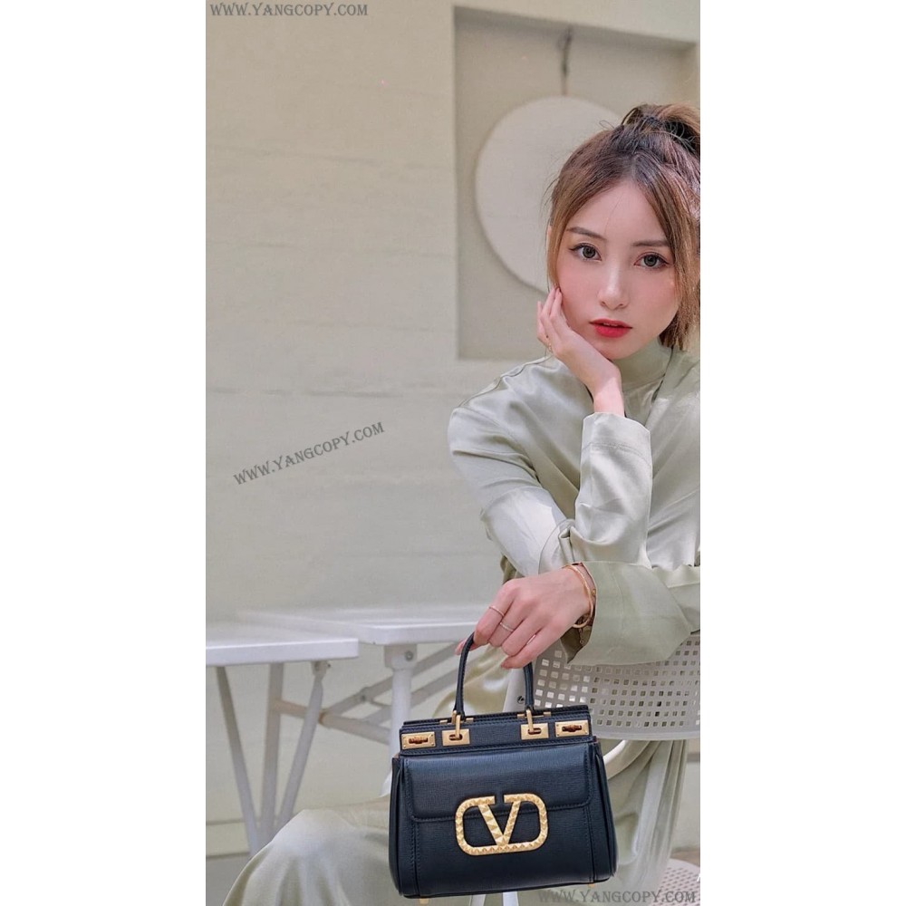 ヴァレンティノ 偽物 ハンドバッグ ROCKSTUD ALCOVE Vup11436