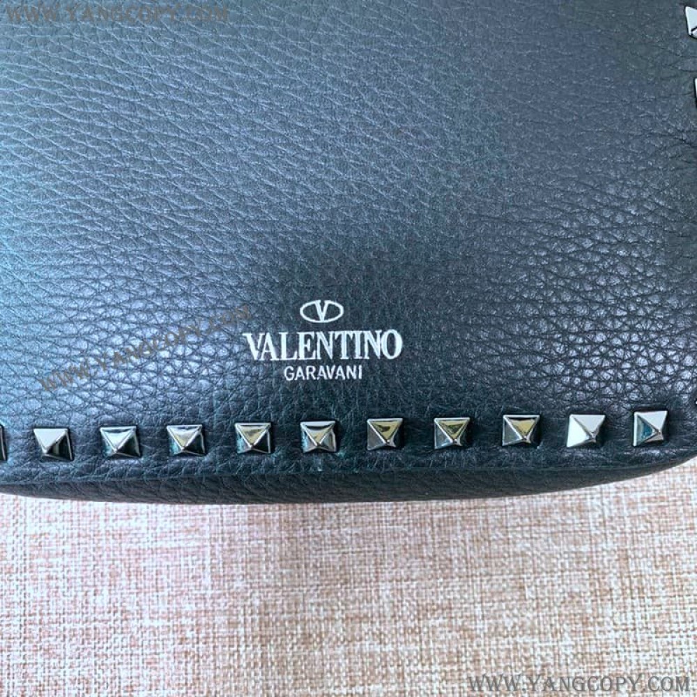 ヴァレンティノ コピー ショルダーバッグ ハンドバッグ ロックスタッズ Vuf33430