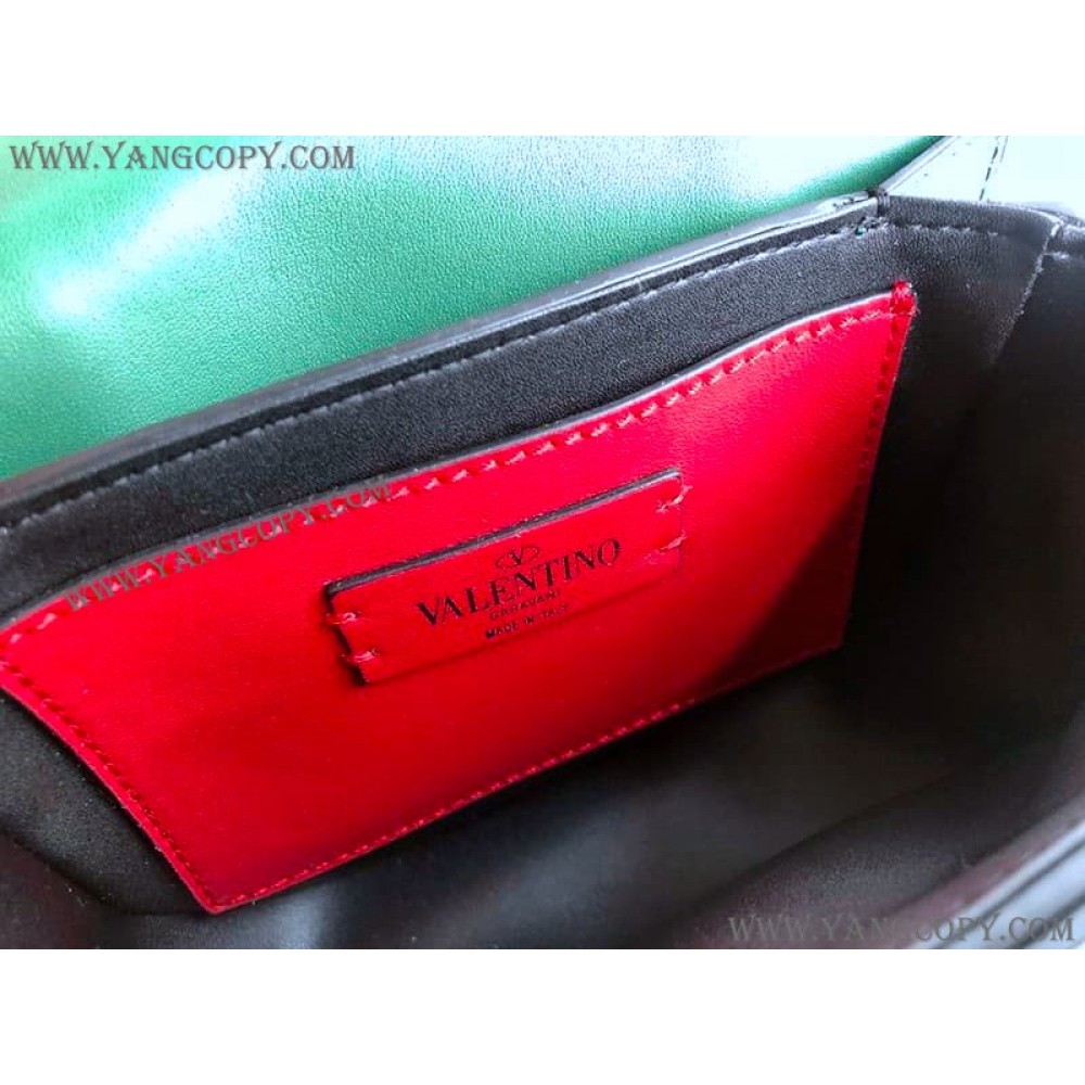 ヴァレンティノ スーパーコピー ショルダーバッグ Vロゴ SUPERVEE レザー クロスボディバッグ Vug17349