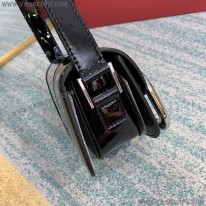 ヴァレンティノ 偽物 ショルダーバッグ VEE レザー クロスボディバッグ Vul83278