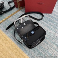ヴァレンティノ 偽物 ショルダーバッグ VEE レザー クロスボディバッグ Vul83278