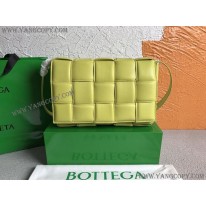 ボッテガ ヴェネタ スーパーコピー パデッド カセット レザー製クロスボディバッグ boc82579
