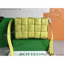 ボッテガ ヴェネタ スーパーコピー パデッド カセット レザー製クロスボディバッグ boc82579