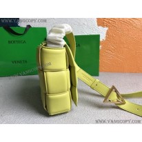 ボッテガ ヴェネタ スーパーコピー パデッド カセット レザー製クロスボディバッグ boc82579