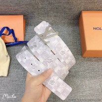 ルイヴィトン 偽物 サンチュール・LVイニシャル 40MM リバーシブルベルト vur11055