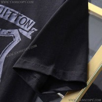 ルイヴィトン コピー LVコートオブアームシグネチャーTシャツ vux96537