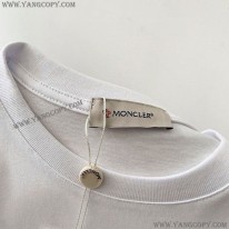 モンクレール コピー クルーネック プリント刺しゅうロゴTシャツ mol49237