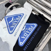 プラダ 偽物 シンプル 刺繍ロゴ コットン Ｔシャツ 2色 pue33533