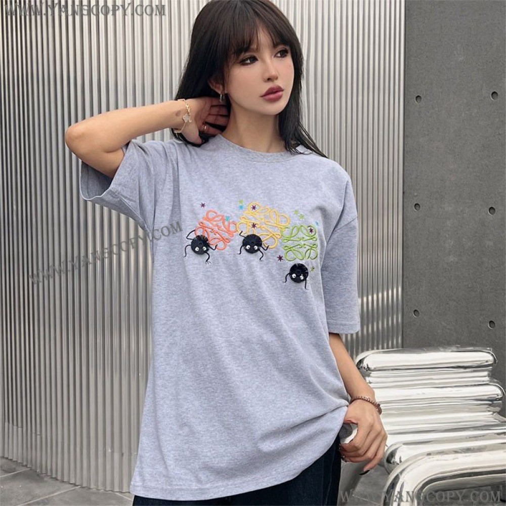 ロエベ 偽物  ×ジブリ ススワタリ アナグラム Tシャツ (コットン) S928Y22J01