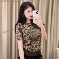 フェンディ スーパーコピー ×ヴェルサーチェ FFロゴ プリント Tシャツ feg02527