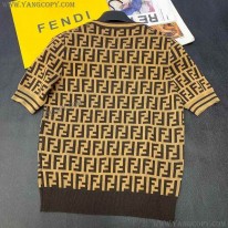 フェンディ スーパーコピー ×ヴェルサーチェ FFロゴ プリント Tシャツ feg02527