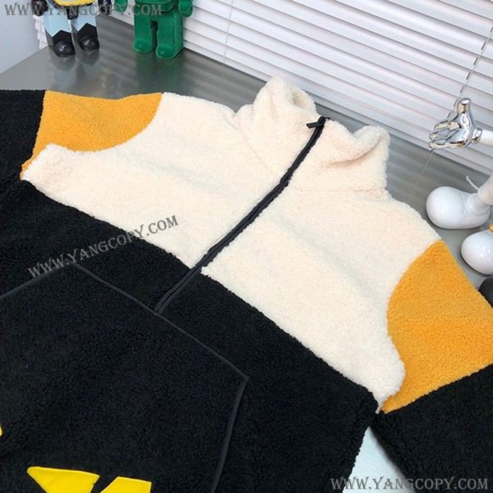 フェンディ 偽物 ブラックファブリック スウェットシャツ feu93536