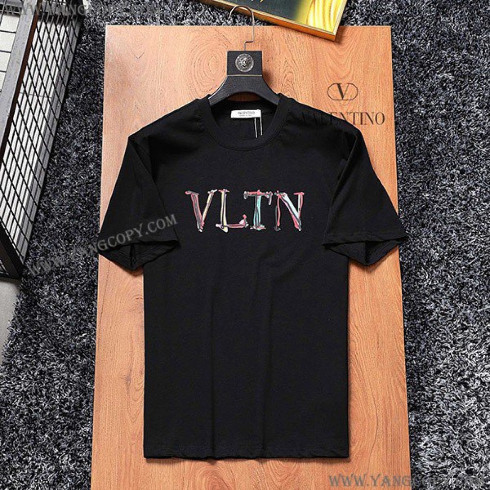 ヴァレンティノ スーパーコピー Tシャツ パロディ VLTN コットンロゴ Tシャツ Vuk85200