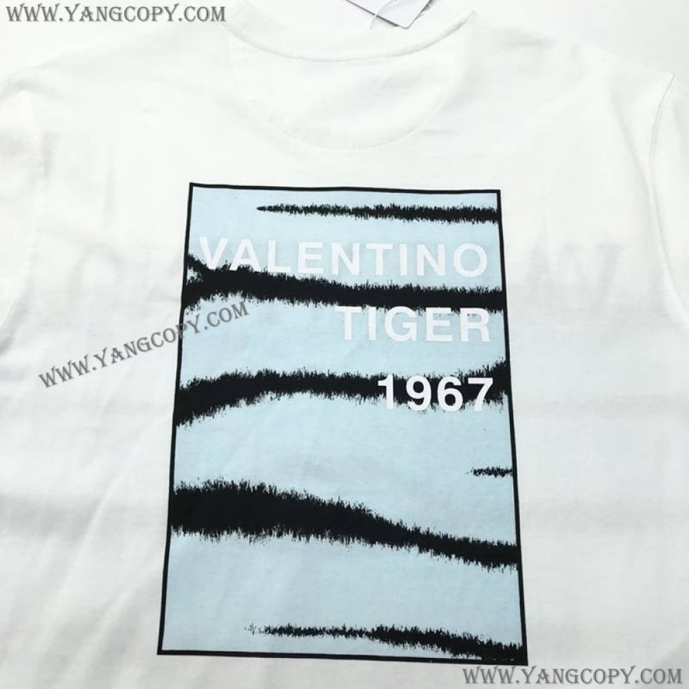 ヴァレンティノ 偽物 タイガー1976 Tシャツ Vum63741