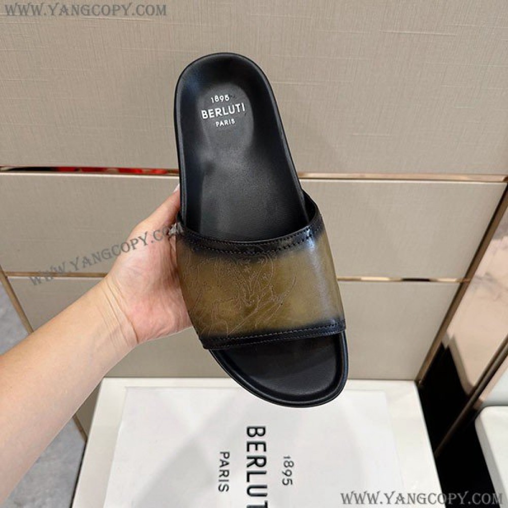ベルルッティ 偽物 エギオ サンダル Stamp Leather Sandal bed75312