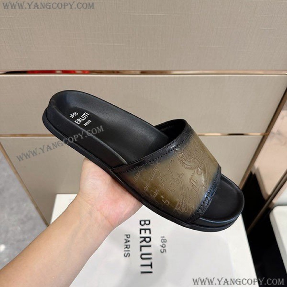 ベルルッティ 偽物 エギオ サンダル Stamp Leather Sandal bed75312