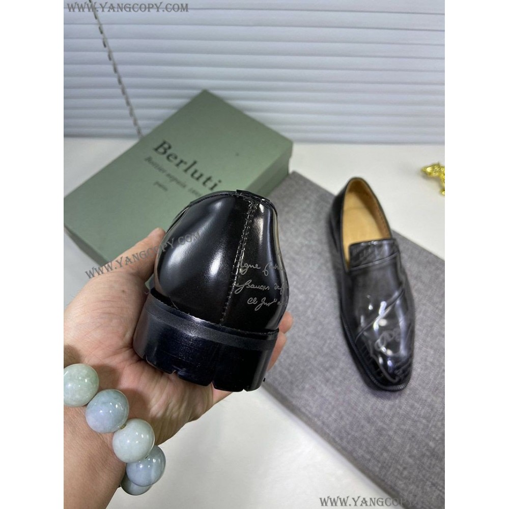 ベルルッティ 偽物 ローファー CLASSIC ヴェネチアレザー bei05637