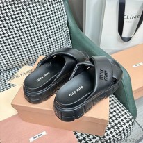 ミュウミュウ スーパーコピー ロゴ入り レザー スライドサンダル 59979NF0002