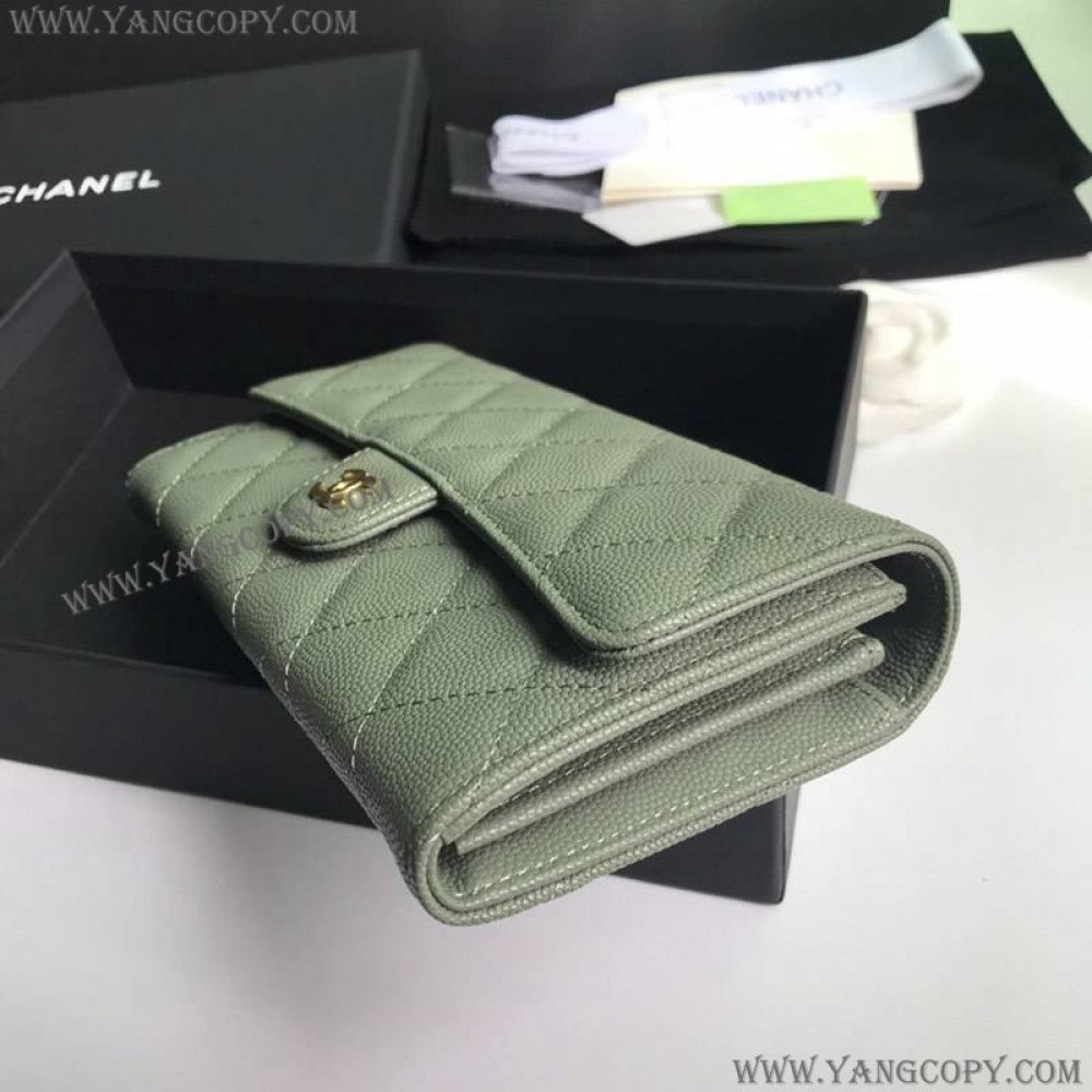 シャネル スーパーコピー 二折りカブセ長財布 キャビア shm47119