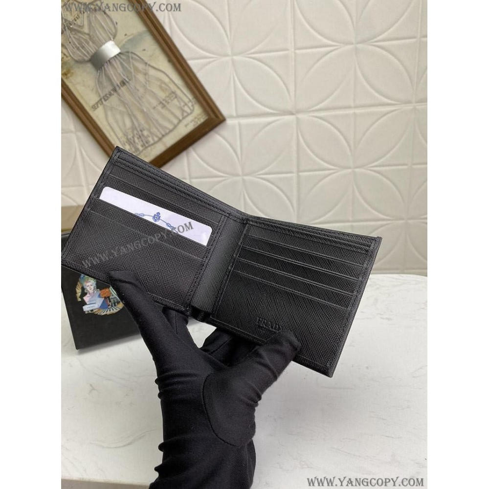 プラダ 偽物 レザー折りたたみ財布 pun29913