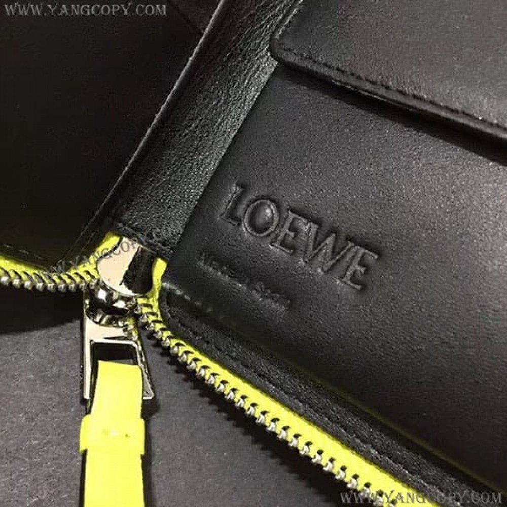 ロエベ 偽物 パズル ラウンドジップ二つ折り財布 loi03845