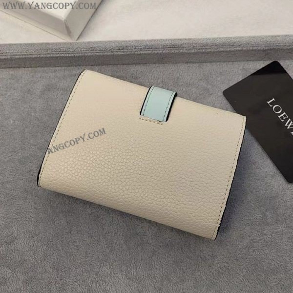 ロエベ 偽物 バーティカル ウォレット スモール ミニ財布 lok39067