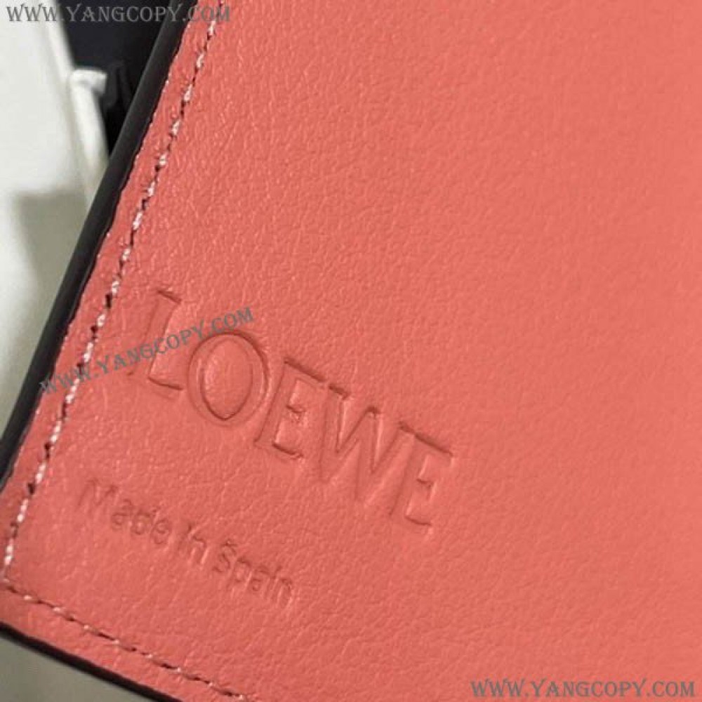 ロエベ コピー 新作スリムジップ二つ折り財布 Slim Zip Bifold Wallet loe53059